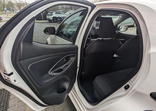 Toyota Yaris cena 95900 przebieg: 11533, rok produkcji 2023 z Turek małe 596